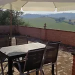 Nyaraló In Agriturismo Luzi *